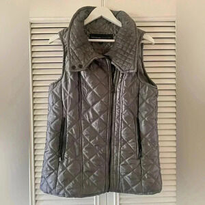 Marc New York Women’s Andrew Marc Metallic Gray Quilted Asymmetrical Vest SZ M